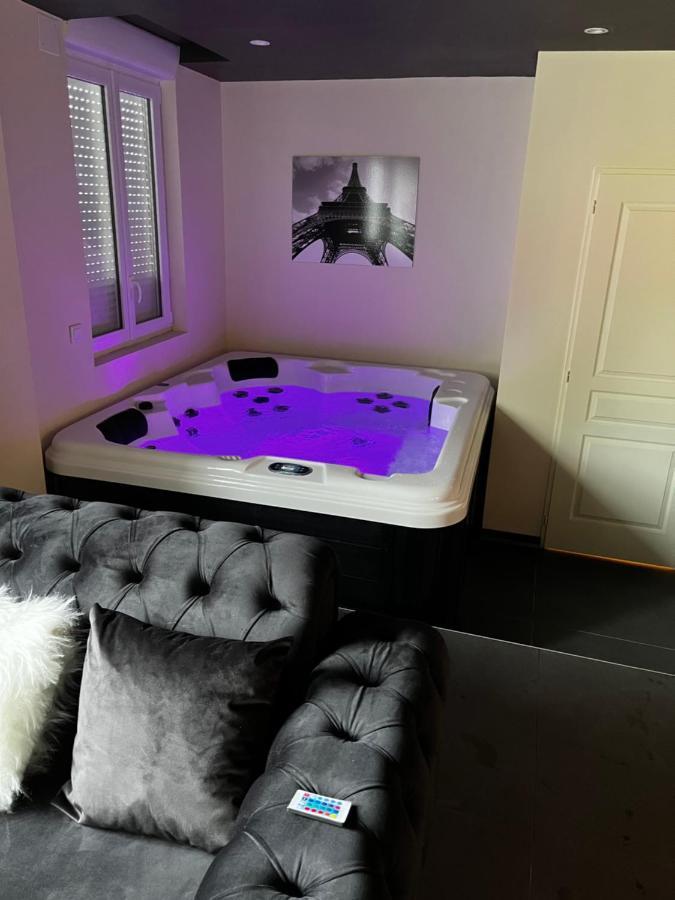 Magnifique Duplex Avec Jaccuzi, Sauna Et Cinema Room Privatif Fontenoy  ภายนอก รูปภาพ