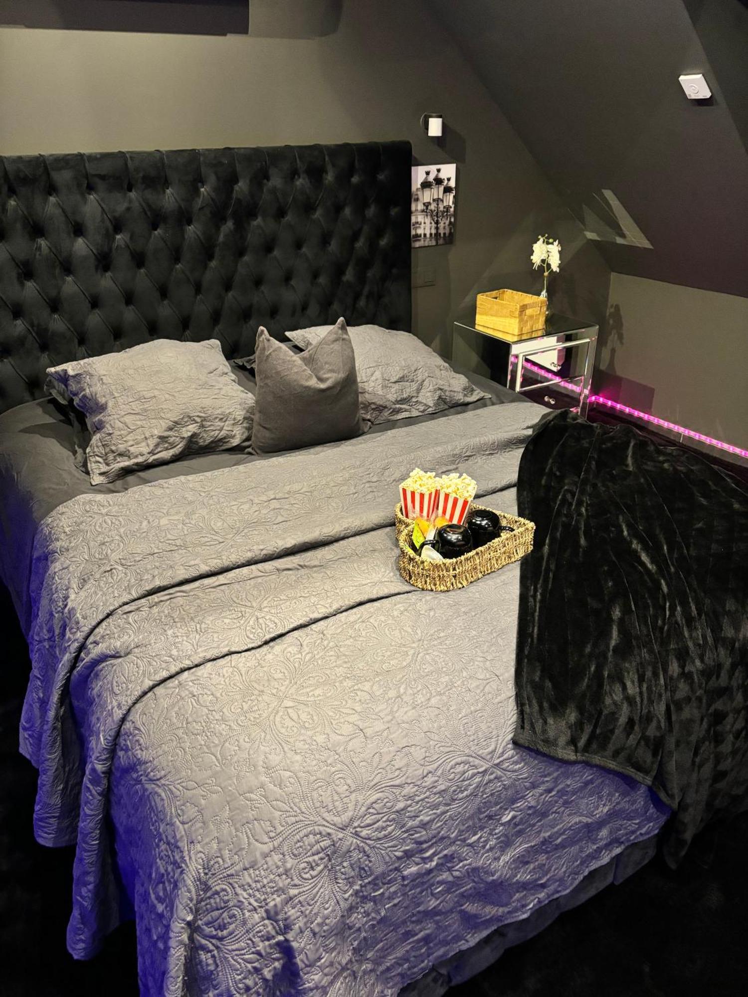 Magnifique Duplex Avec Jaccuzi, Sauna Et Cinema Room Privatif Fontenoy  ภายนอก รูปภาพ